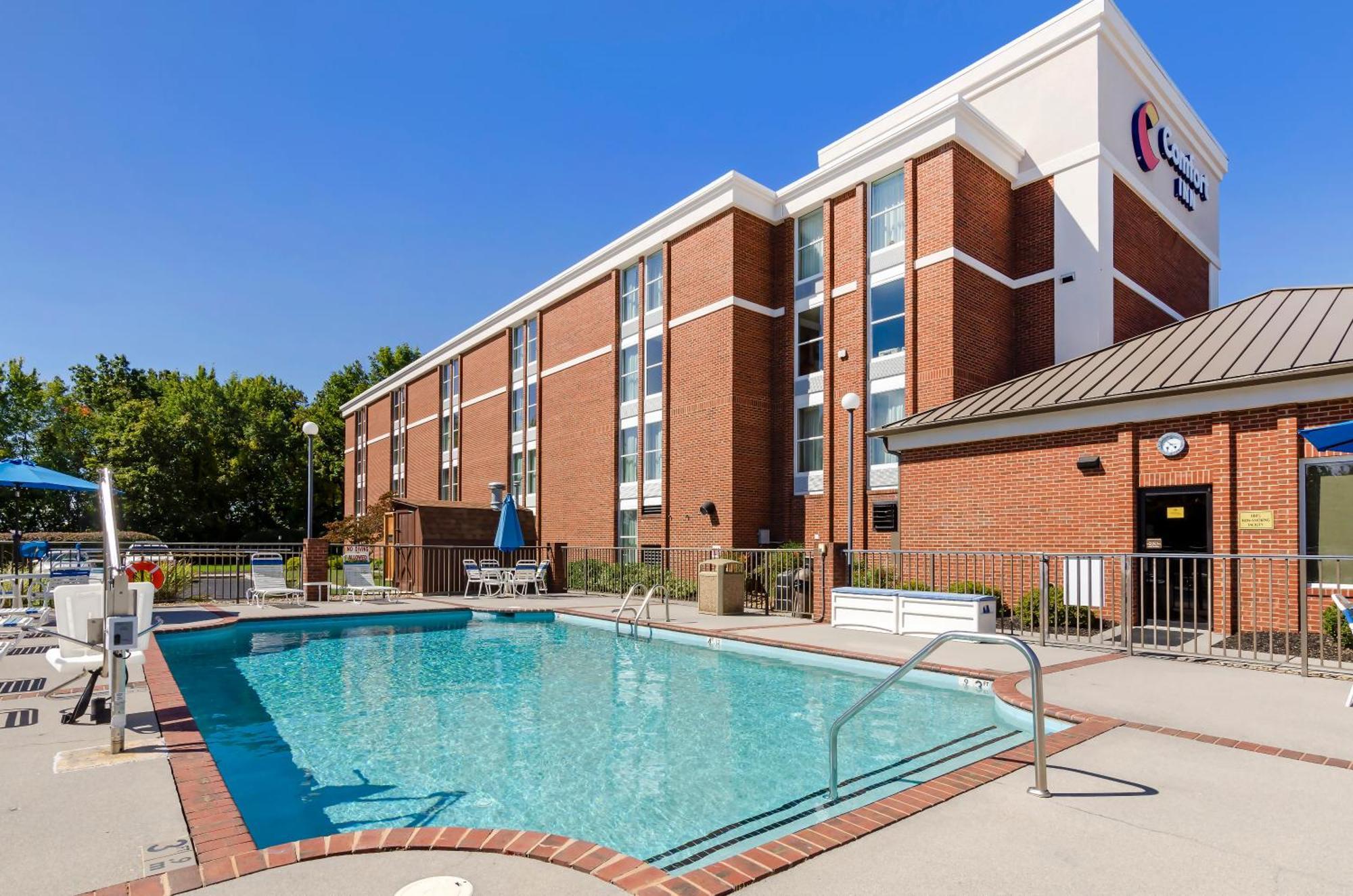 Comfort Inn Blacksburg University Area Exterior photo